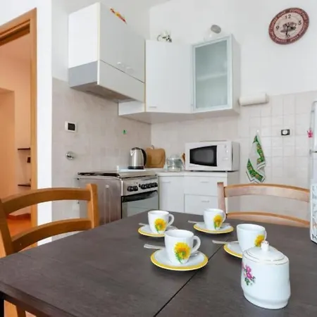 Il Glicine Di Vittoria Nel A Pochi Minuti Di Auto Dalle Spiagge * Borgonovo