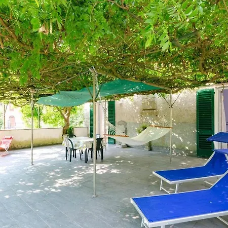 Apartament Il Glicine Di Vittoria Nel A Pochi Minuti Di Auto Dalle Spiagge Borgonovo